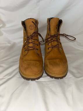 Timberland Women's 6-Inch Premium Waterproof Wheat Boots 8168R Size 9.5M